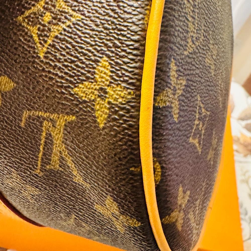 Louis Vuitton Brown and Tan Monogram Shoulder Bag - Picture 10 of 15